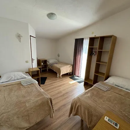 Guest house Pansion Vera Bijakovici